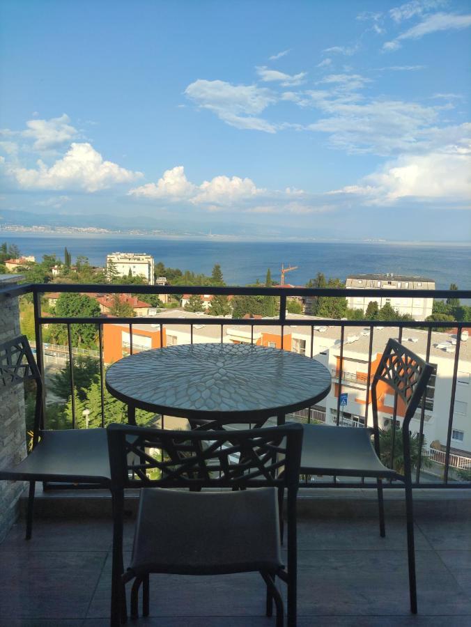 Apartman Mimato Lovran Exteriör bild