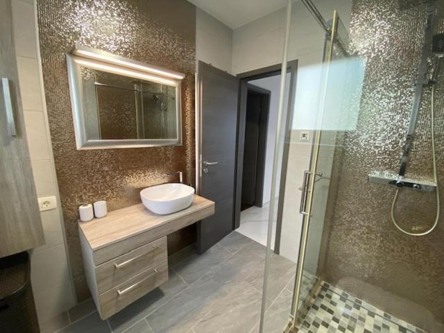 Apartman Mimato Lovran Exteriör bild